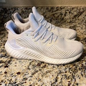 ADIDAS Alphaboost Mens, size 11, good condition